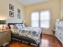  204 E Cypress St, Lafayette, La 70501 2 Beds 1 Bath 1,302 Sqft in Lafayette, LA (Photo 2 of 6)