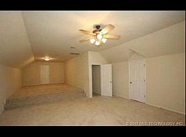  2425 S Willow Ave, Broken Arrow, Ok 74012 3 Beds 2.5 Baths 2,7 in Broken Arrow, OK (Photo 2 of 7)