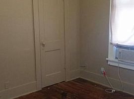  141 Adams Ave, Blackwell, Ok 74631 2 Beds 1 Bath 1,300 Sqft in Blackwell, OK (Photo 3 of 4)