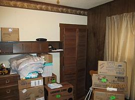  1120 Woodland St, Emporia, Ks 66801 2 Beds 1 Bath 796 Sqft in Emporia, KS (Photo 2 of 4)