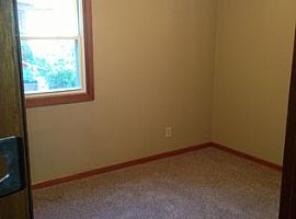  1127 N Lakeview Dr, Derby, Ks 67037 3 Beds 1 Bath 1,025 Sqft in Derby, KS (Photo 2 of 4)