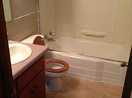  1127 N Lakeview Dr, Derby, Ks 67037 3 Beds 1 Bath 1,025 Sqft in Derby, KS (Photo 4 of 4)