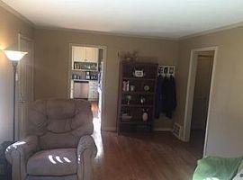  5206 W 51st St, Roeland Park, Ks 66205 3 Beds 1 Bath 1,400 Sqf in Roeland Park, KS (Photo 3 of 8)