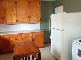  1717 W 21st St, Lawrence, Ks 66046 3 Beds 1.5 Baths 1,800 Sqft in Lawrence, KS (Photo 6 of 6)