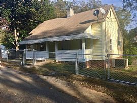  131 Dan St, Greer, Sc 29651 2 Beds 1 Bath 900 Sqft in Greer, SC