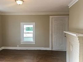  131 Dan St, Greer, Sc 29651 2 Beds 1 Bath 900 Sqft in Greer, SC (Photo 2 of 4)