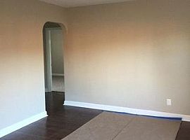  5500 Greenwood Rd, Louisville, Ky 40258 3 Beds 1 Bath 1,173 Sq in Louisville, KY (Photo 4 of 6)