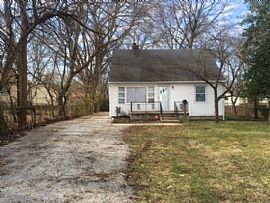  4536 Stonestreet Ave, Shively, Ky 40216 4 Beds 1 Bath 1,686 Sq in Shively, KY