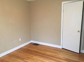  4536 Stonestreet Ave, Shively, Ky 40216 4 Beds 1 Bath 1,686 Sq in Shively, KY (Photo 3 of 4)