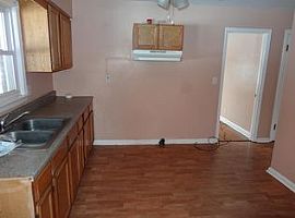  4911 Lagoona Dr, Louisville, Ky 40219 4 Beds 1 Bath 1,219 Sqft in Louisville, KY (Photo 2 of 4)