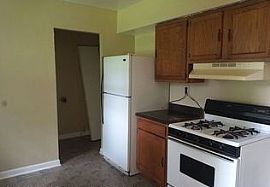  1704 Shenandoah Dr, Lexington, Ky 40504 3 Beds 1.5 Baths 1,352 in Lexington, KY (Photo 4 of 6)