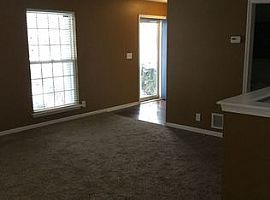  9605 Arrowridge Dr, Louisville, Ky 40229 3 Beds 2.5 Baths 1,78 in Louisville, KY (Photo 3 of 7)