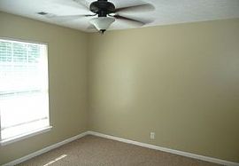  9605 Arrowridge Dr, Louisville, Ky 40229 3 Beds 2.5 Baths 1,78 in Louisville, KY (Photo 6 of 7)