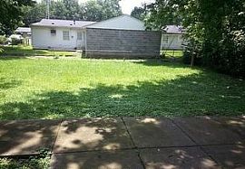  4616 E Indian Trl, Louisville, Ky 40213 3 Beds 1 Bath 800 Sqft in Louisville, KY (Photo 4 of 8)