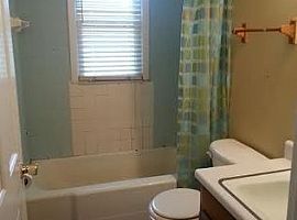  4616 E Indian Trl, Louisville, Ky 40213 3 Beds 1 Bath 800 Sqft in Louisville, KY (Photo 8 of 8)