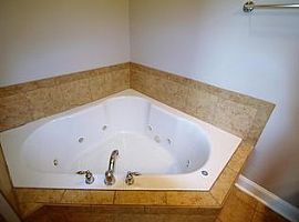  6 Boyds Neck Ct, Beaufort, Sc 29902 3 Beds 2 Baths 1,640 Sqft in Beaufort, SC (Photo 5 of 8)