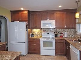  103 Gilstrap Dr, Greenville, Sc 29609 3 Beds 1.5 Baths 1,400 S in Greenville, SC (Photo 4 of 7)