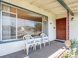  454 N Shattuck Pl, Orange, Ca 92866 4 Beds 3 Baths 1,814 Sqft in Orange, CA (Photo 3 of 9)