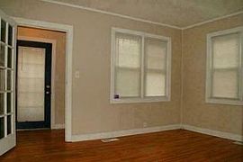  33628 Beechwood St, Westland, Mi 48185 3 Beds 1 Bath 1,100 Sqf in Westland, MI (Photo 3 of 7)