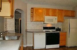  33628 Beechwood St, Westland, Mi 48185 3 Beds 1 Bath 1,100 Sqf in Westland, MI (Photo 6 of 7)