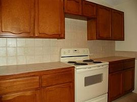  10712 Central Park Dr Ne, Albuquerque, Nm 87123 3 Beds 2 Baths in Albuquerque, NM (Photo 5 of 8)