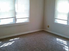  304 N Indianola St, Pryor, Ok 74361 2 Beds 1 Bath 1,064 Sqft in Pryor, OK (Photo 3 of 6)