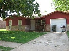  1507 Rock Ridge Ct, Norman, Ok 73071 2 Beds 1 Bath 1,800 Sqft in Norman, OK (Photo 2 of 5)