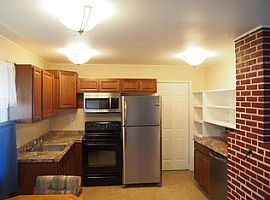  470 Lakeside Dr, Levittown, Pa 19054 3 Beds 1 Bath 1,100 Sqft in Levittown, PA (Photo 8 of 9)