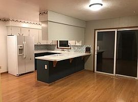  3731 Se 71st Ave, Portland, Or 97206 3 Beds 1.5 Baths 2,300 Sq in Portland, OR (Photo 4 of 5)