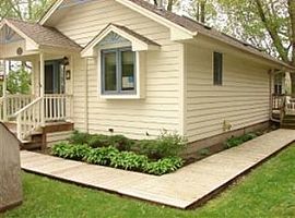 6003 Erie St, Racine, Wi 53402 2 Beds 1.5 Baths 800 Sqft in Racine, WI