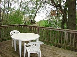 6003 Erie St, Racine, Wi 53402 2 Beds 1.5 Baths 800 Sqft in Racine, WI (Photo 4 of 12)