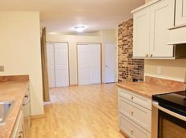 4848 119th Ave Se, Bellevue, Wa 98006 3 Beds 2 Baths 1,290 Sqft in Bellevue, WA (Photo 10 of 11)