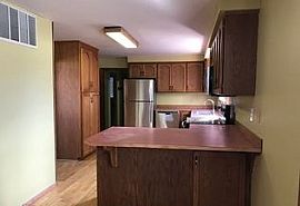 147 Garfield St, Sumas, Wa 98295 3 Beds 1 Bath 1,002 Sqft in Sumas, WA (Photo 5 of 8)