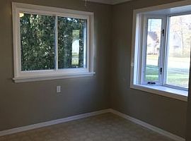 2009 Lorimer Rd, Parma, Oh 44134 3 Beds 1.5 Baths 1,296 Sqft in Parma, OH (Photo 3 of 9)