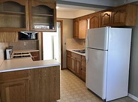 2009 Lorimer Rd, Parma, Oh 44134 3 Beds 1.5 Baths 1,296 Sqft in Parma, OH (Photo 8 of 9)