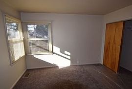  6421 E 13th St, Indianapolis, in 46219 2 Beds 1 Bath 1,176 Sqf in Indianapolis, IN (Photo 4 of 8)