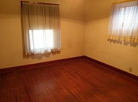  505 Johnson St, South Bend, in 46628 4 Beds 1 Bath 1,482 Sqft in South Bend, IN (Photo 7 of 9)