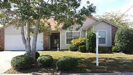Navarre 3/2 Home on Quiet Street Near Wal-Mart and Convenient in Navarre, FL