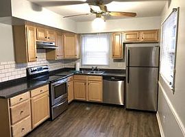  2135 Tamarack Dr, Lexington, Ky 40504 3 Beds 1 Bath 1,250 Sqft in Lexington, KY (Photo 2 of 4)