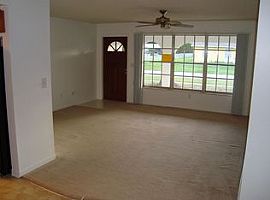 885 Se Festivo Ct, Port St Lucie, Fl 34983 in Port Saint Lucie, FL (Photo 2 of 5)