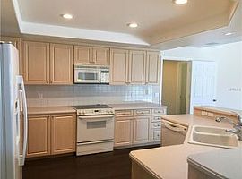 4967 Fallcrest Cir, Sarasota, in Sarasota, FL (Photo 4 of 10)