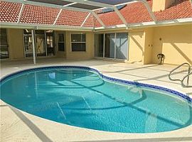 4967 Fallcrest Cir, Sarasota, in Sarasota, FL (Photo 8 of 10)