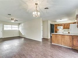  604 Verna Ln, Denison, Tx 75020 3 Beds 1.5 Baths 1,260 Sqft in Denison, TX (Photo 2 of 7)