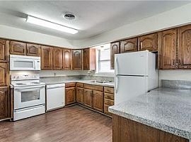  604 Verna Ln, Denison, Tx 75020 3 Beds 1.5 Baths 1,260 Sqft in Denison, TX (Photo 3 of 7)