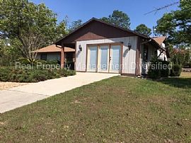 Single Family Home For Rent  in Dunnellon, FL (Photo 2 of 6)