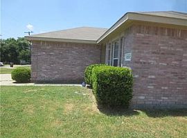 8243 Suetelle Dr in Dallas, TX (Photo 2 of 6)