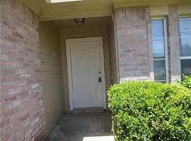8243 Suetelle Dr in Dallas, TX (Photo 3 of 6)