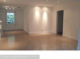 1613 Sw 13th St in Fort Lauderdale, FL (Photo 4 of 6)