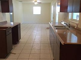 5906 Yorkshire Rd in Tampa, FL (Photo 2 of 7)