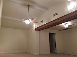 5906 Yorkshire Rd in Tampa, FL (Photo 5 of 7)